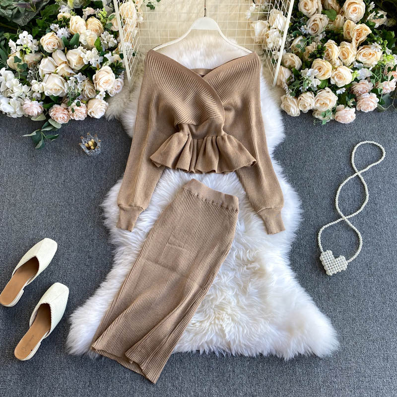 Light Familiar Style Fried Street Suit New Year Female Heart Machine Collarbone Top Knitted Skirt Two Piece Suit